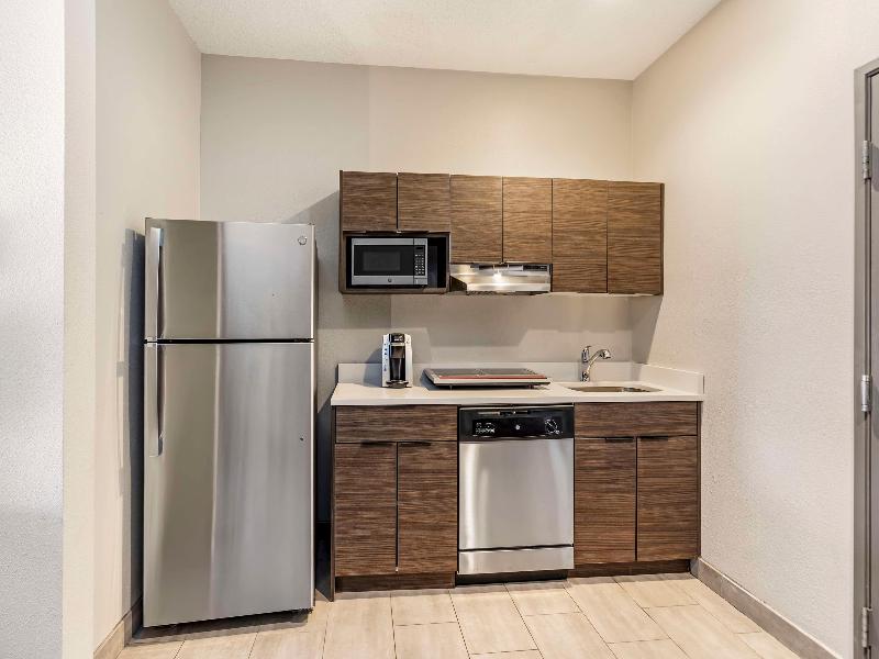 Best Western Plus Bourbonnais Hotel & Suites image