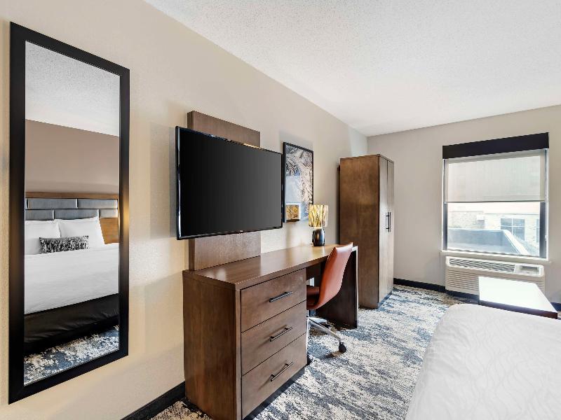 Best Western Plus Bourbonnais Hotel & Suites image