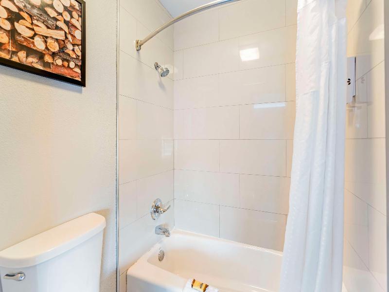 Best Western Plus Bourbonnais Hotel & Suites image
