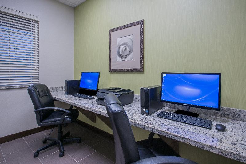 Holiday Inn Express and Suites Kailua Kona
