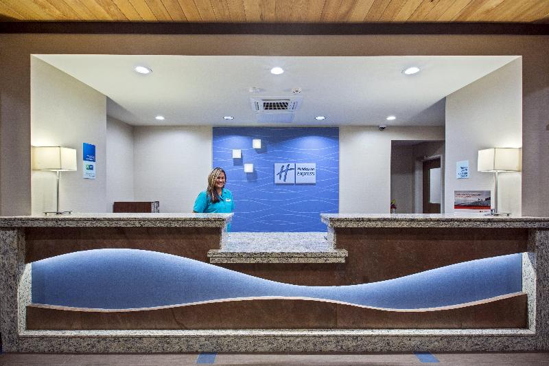 Holiday Inn Express and Suites Kailua Kona
