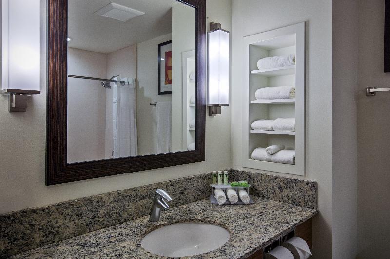 Holiday Inn Express and Suites Kailua Kona