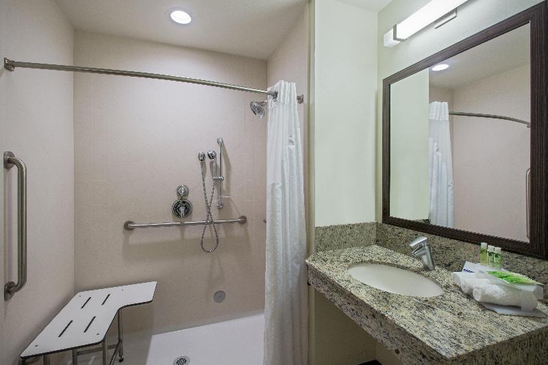 Holiday Inn Express and Suites Kailua Kona