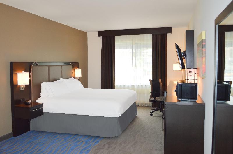 Holiday Inn Express and Suites Kailua Kona