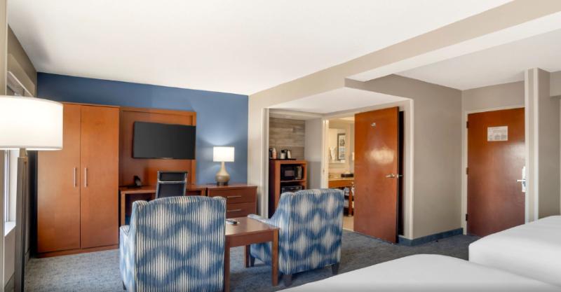 Comfort Suites near Birkdale Village- Huntersville image