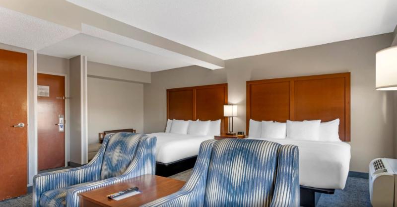 Comfort Suites near Birkdale Village- Huntersville image