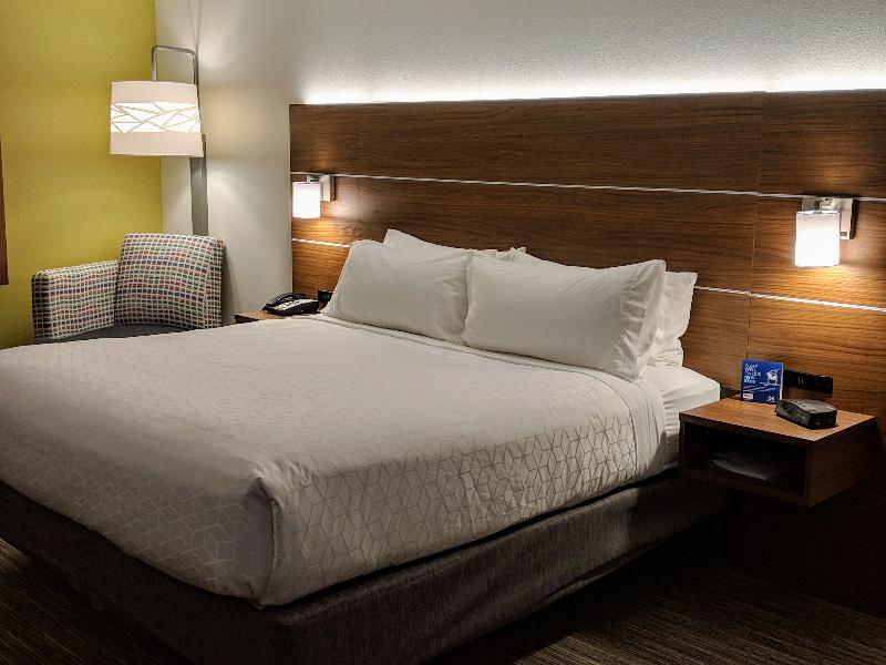Holiday Inn Express and Suites Claypool Hill Richl image
