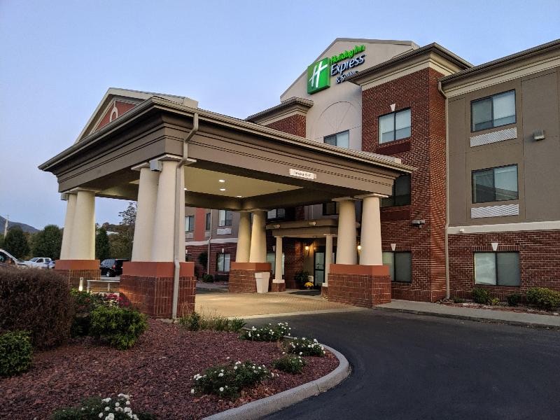 Holiday Inn Express and Suites Claypool Hill Richl image