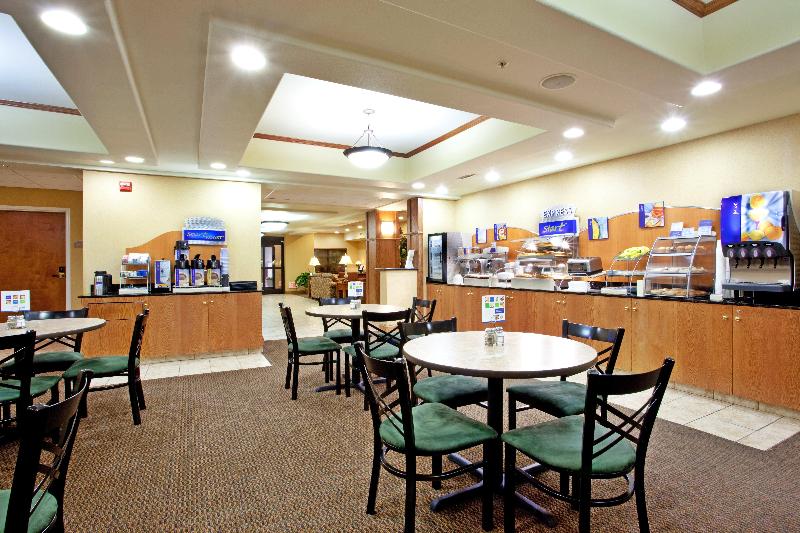 Holiday Inn Express and Suites Claypool Hill Richl image