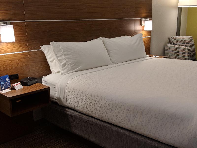 Holiday Inn Express and Suites Claypool Hill Richl image