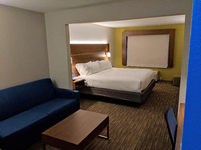 Holiday Inn Express and Suites Claypool Hill Richl image