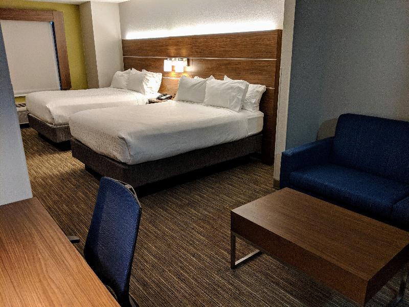 Holiday Inn Express and Suites Claypool Hill Richl image