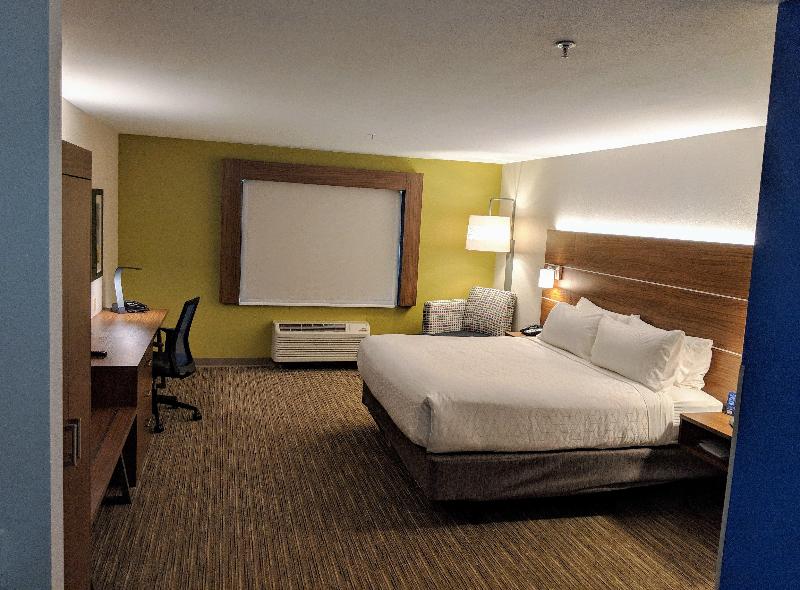 Holiday Inn Express and Suites Claypool Hill Richl image