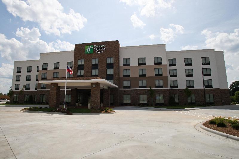 Holiday Inn Express and Suites Monroe