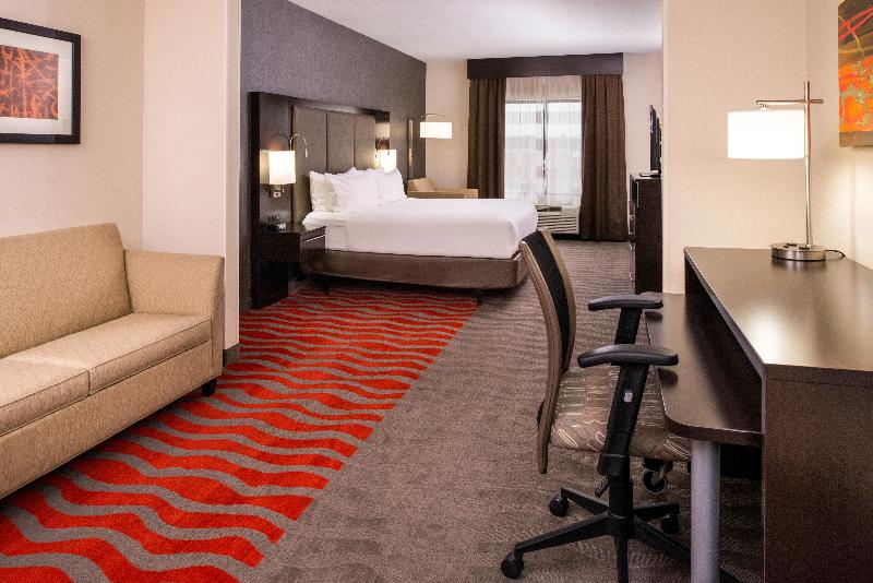 Holiday Inn Express and Suites Monroe image