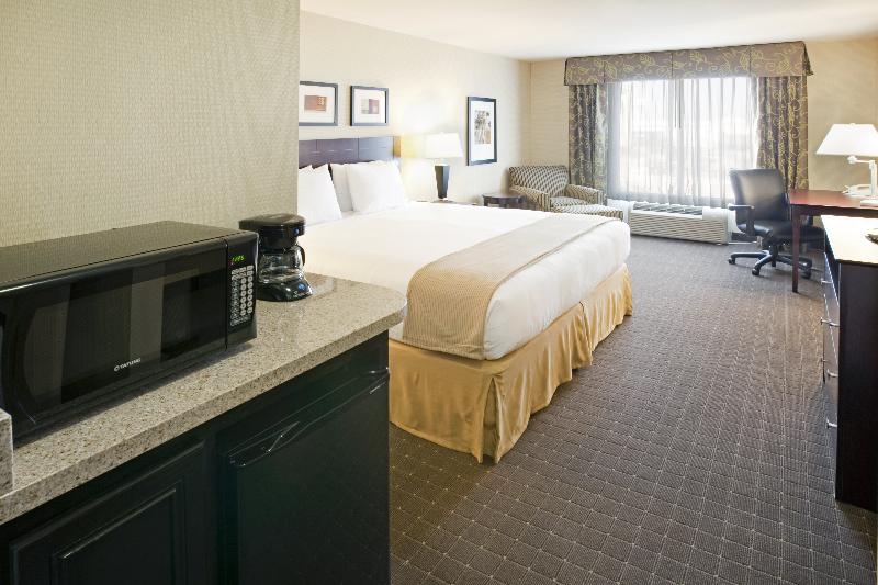 Holiday Inn Express and Suites Eagle Pass photo 22