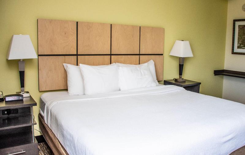 Candlewood Suites Overland Park W 135th St. photo 13