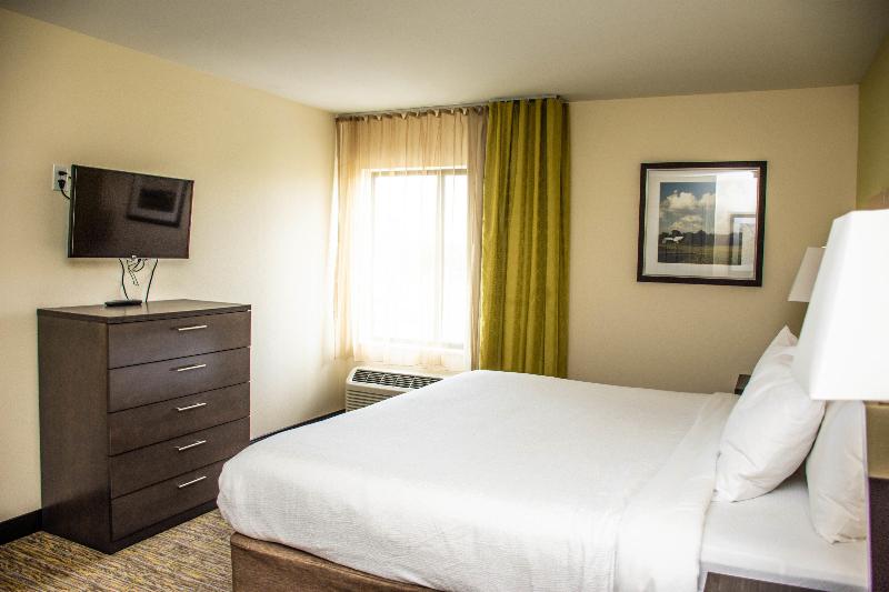 Candlewood Suites Overland Park W 135th St. photo 14