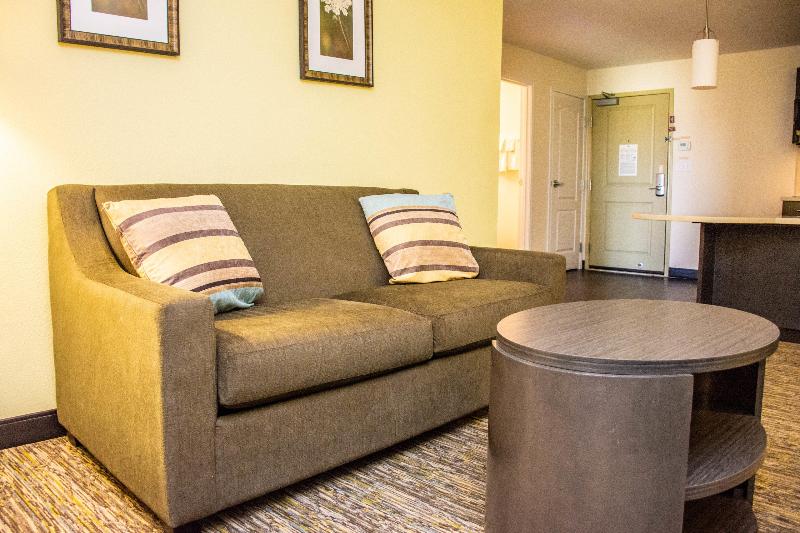 Candlewood Suites Overland Park W 135th St. photo 16