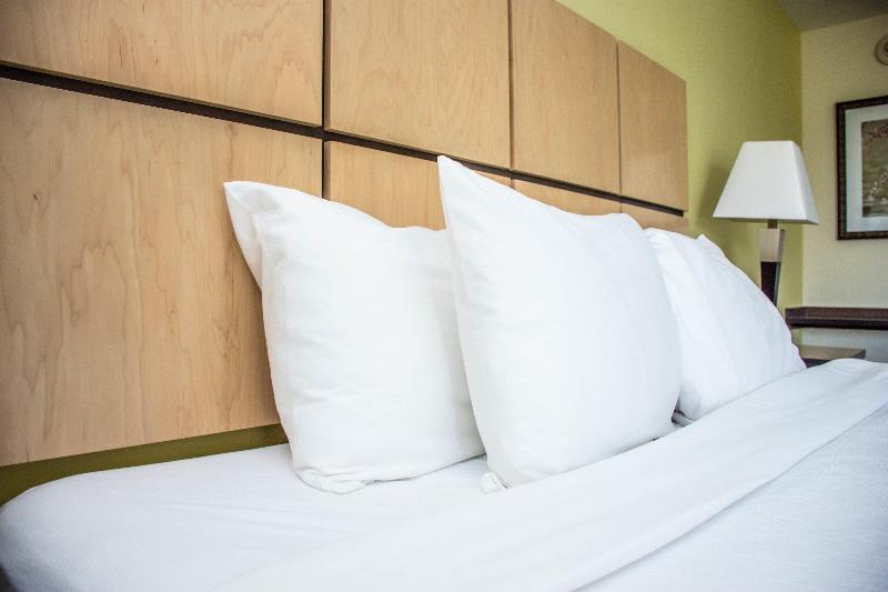 Candlewood Suites Overland Park W 135th St. photo 20