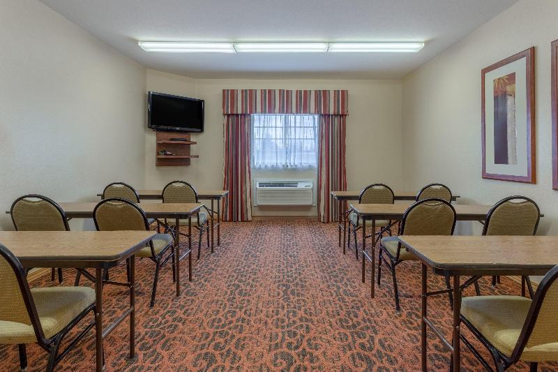 Candlewood Suites Minot image