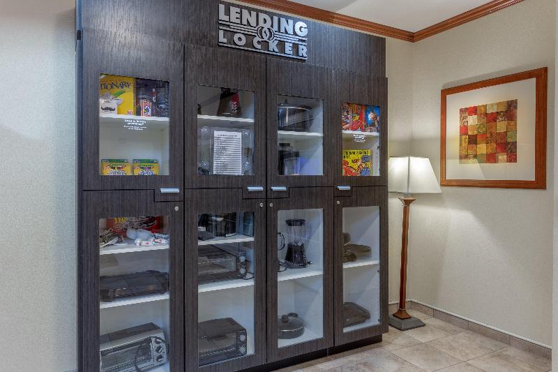 Candlewood Suites Minot image