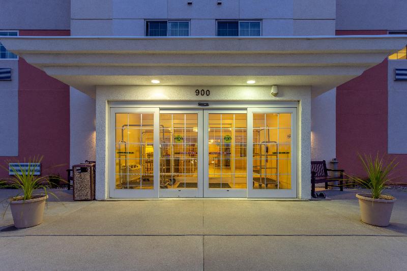 Candlewood Suites Minot image