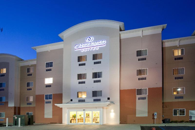 Candlewood Suites Minot image