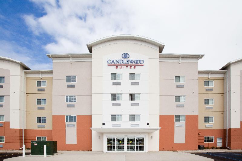 Candlewood Suites Minot image