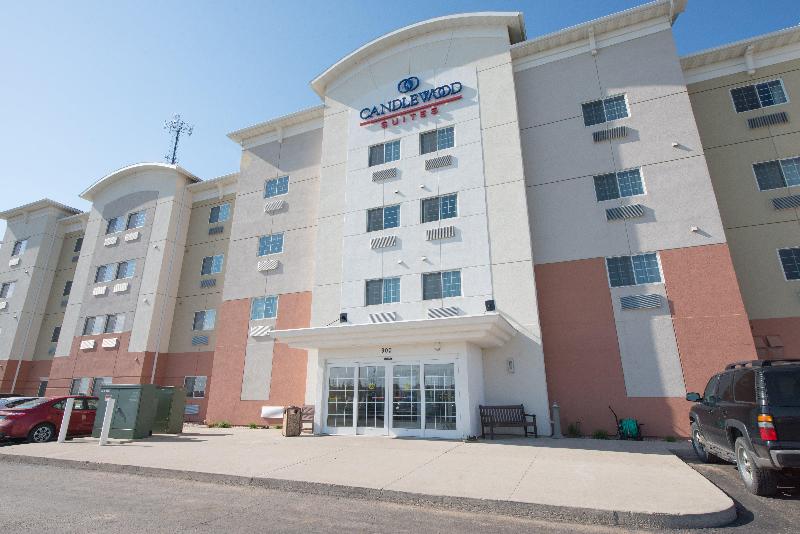 Candlewood Suites Minot image
