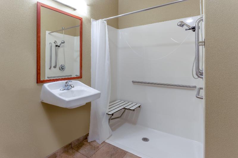 Candlewood Suites Minot image