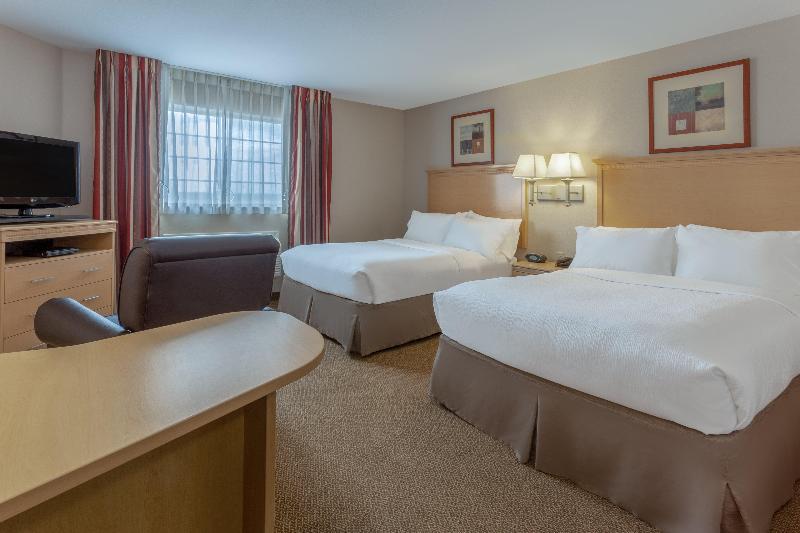 Candlewood Suites Minot image