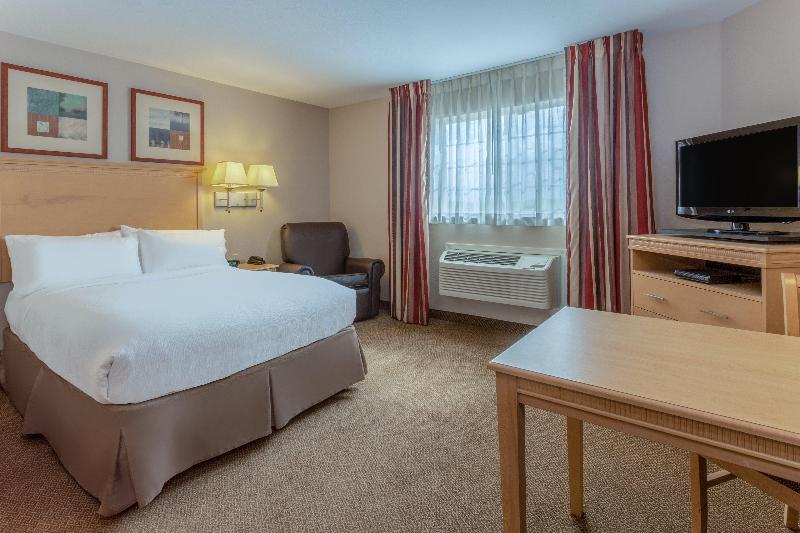 Candlewood Suites Minot image
