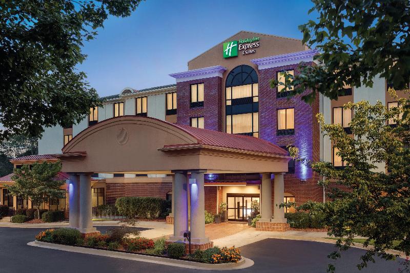 Holiday Inn Express and Suites Lavonia