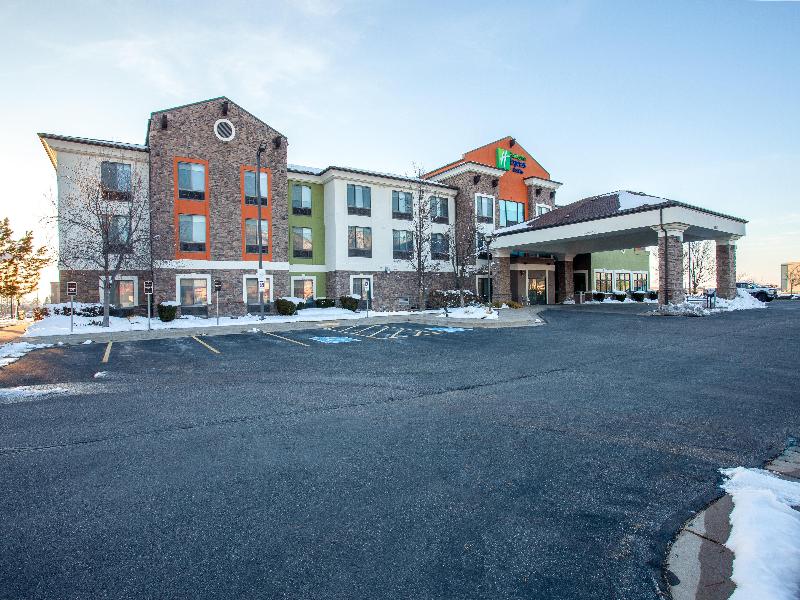 Holiday Inn Express and Suites Logan image
