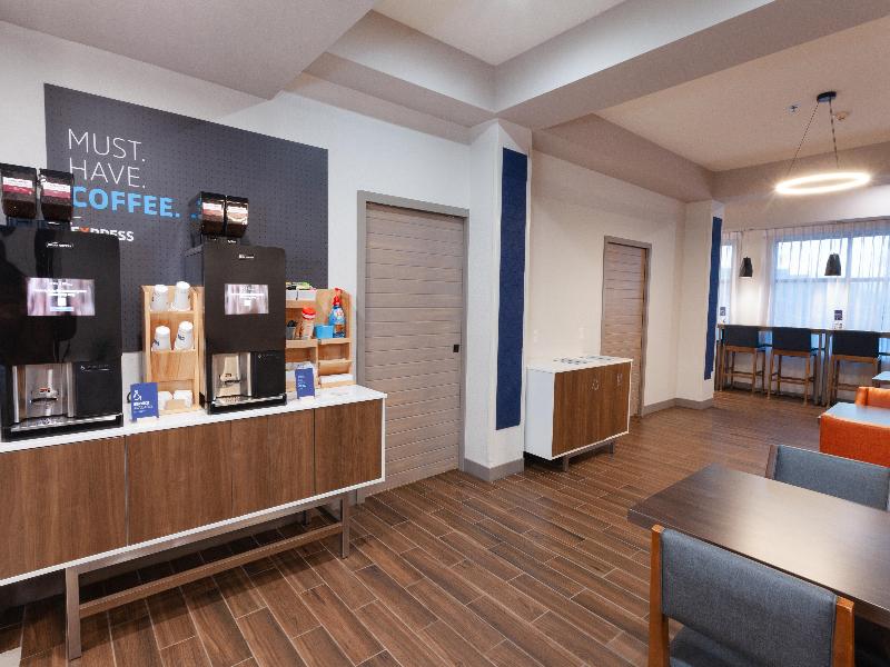 Holiday Inn Express and Suites Logan image