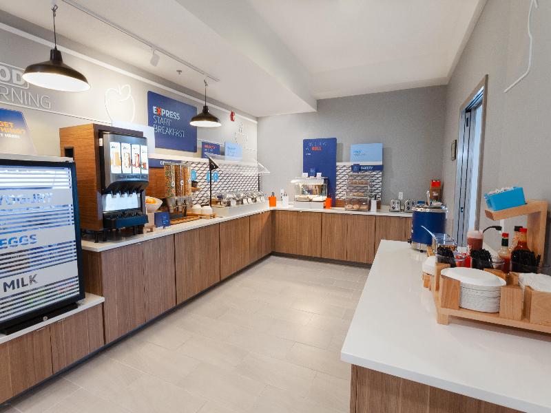 Holiday Inn Express and Suites Logan image