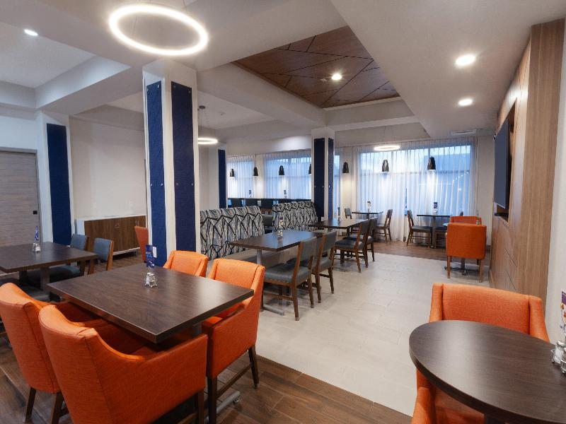 Holiday Inn Express and Suites Logan image