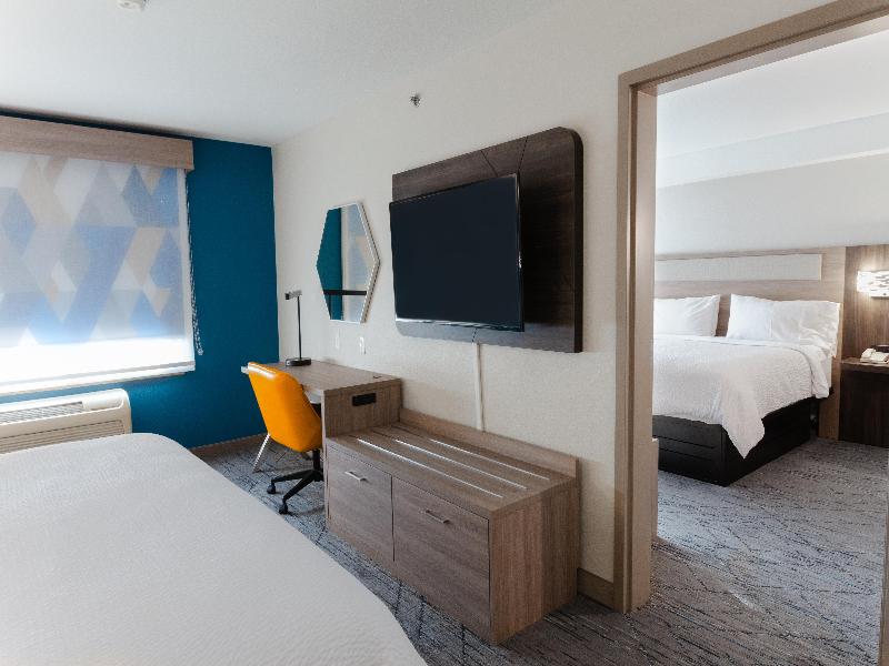 Holiday Inn Express and Suites Logan image