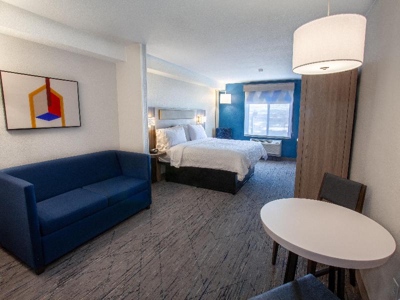 Holiday Inn Express and Suites Logan image
