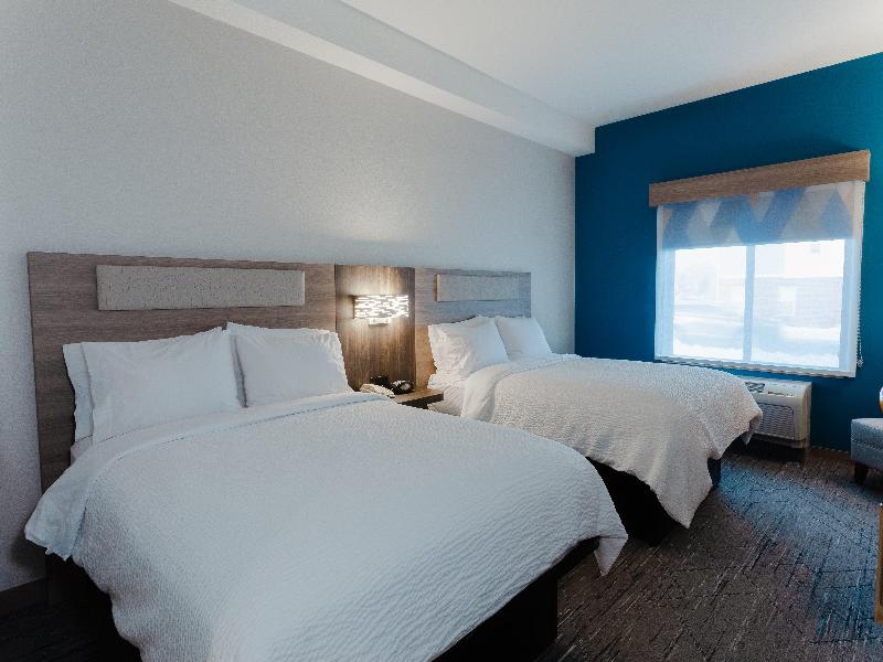 Holiday Inn Express and Suites Logan image