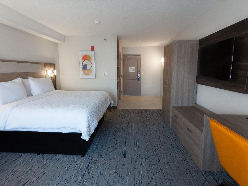Holiday Inn Express and Suites Logan image