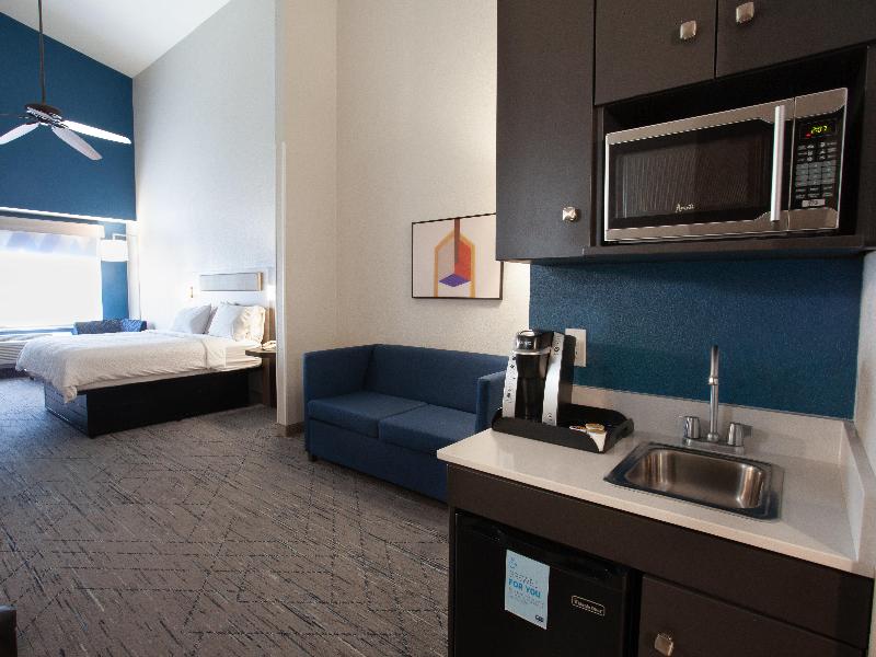 Holiday Inn Express and Suites Logan image