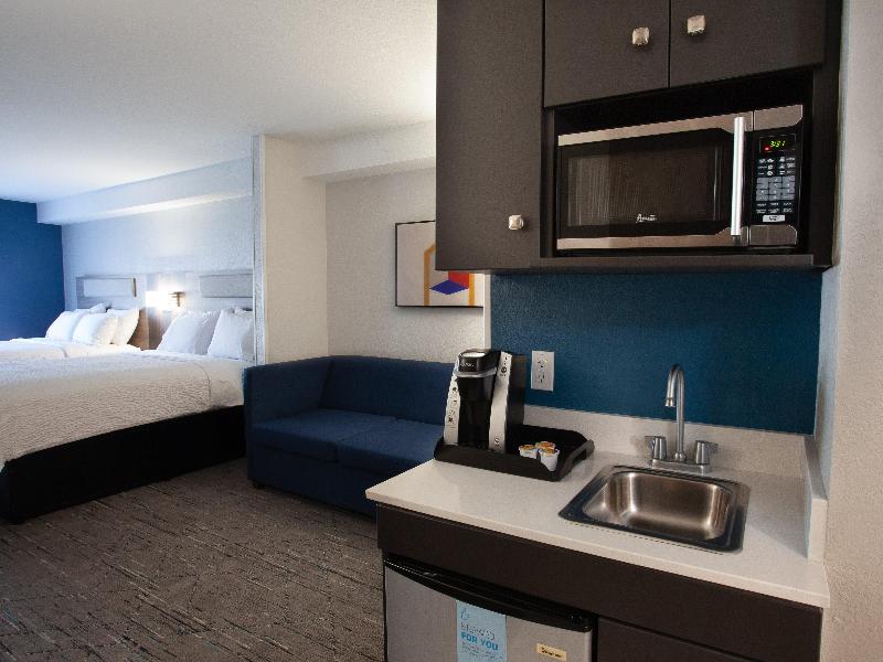Holiday Inn Express and Suites Logan image