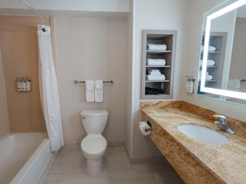 Holiday Inn Express and Suites Logan image