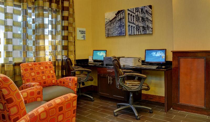 Holiday Inn Express and Suites Midwest City