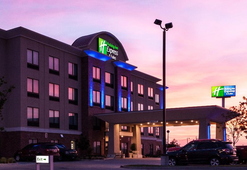 Holiday Inn Express & Suites El Reno By IHG image