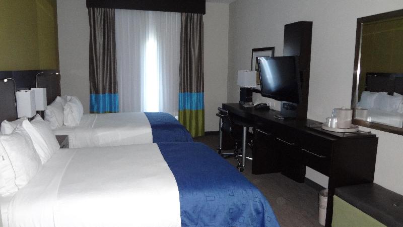 Holiday Inn Express & Suites El Reno By IHG photo 3