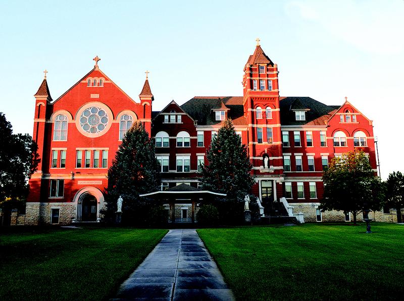 Holiday Inn Express & Suites Concordia Us 81 IHG