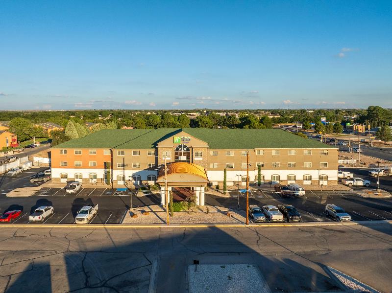 Holiday Inn Express & Suites Carlsbad By IHG